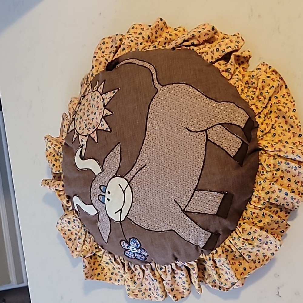 Vintage Barn decorative pillow Cow aplique